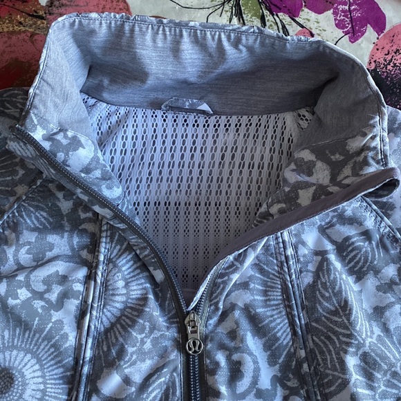 Lululemon Run: Travel To Track Jacket - Picture 9 of 11